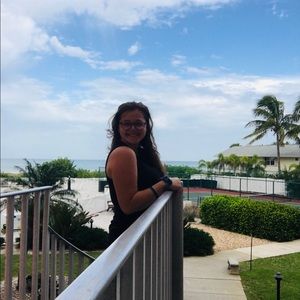 Meet your Posher, Nicole